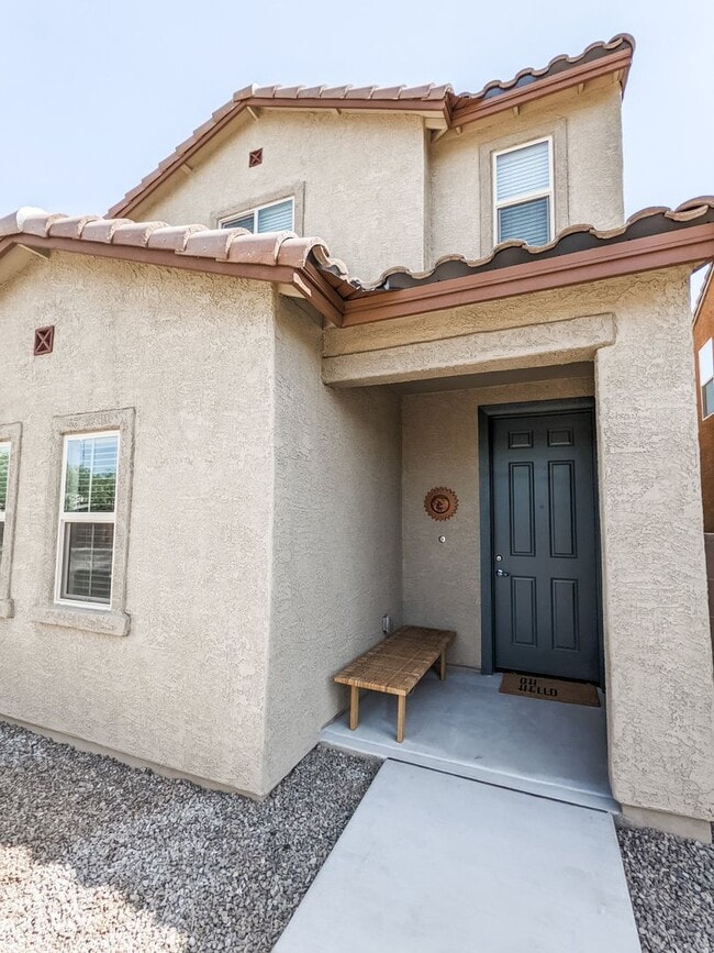 Photo - Gorgeous Fully Furnished - PRELEASE August 2026