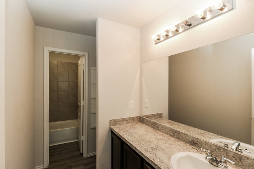 Photo - 2722 Madison Ct