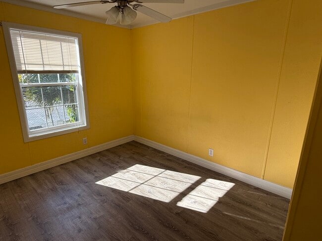 Photo - 128 Park Blvd