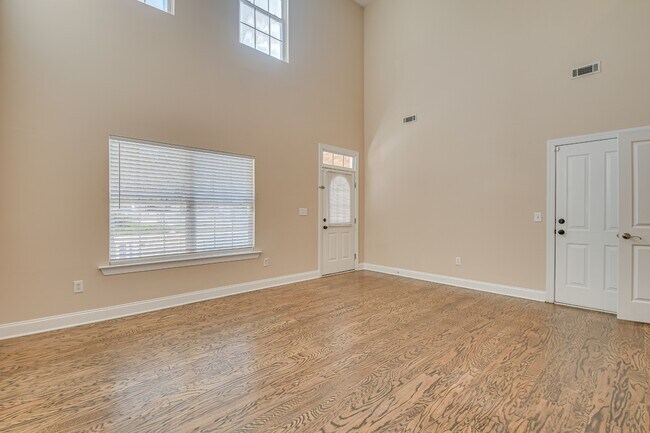 Photo - 200 Kline St NW