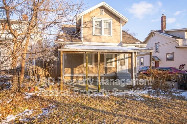 Photo - 2078-2018 18th St SW