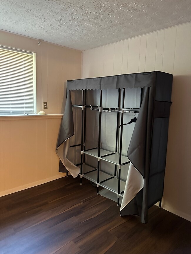 Photo - 1065 Martin Rd