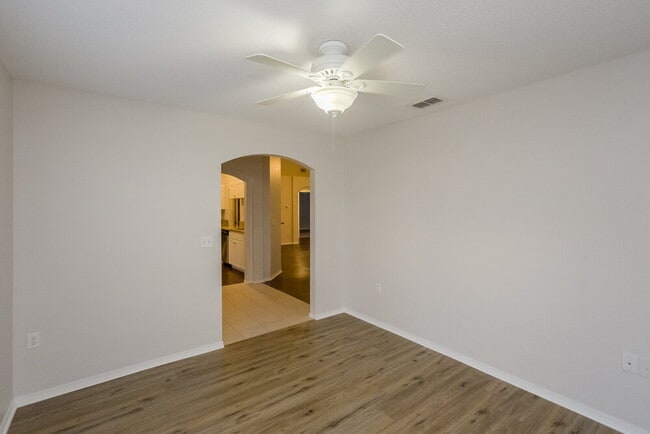 Photo - 5025 Yellowtop Loop