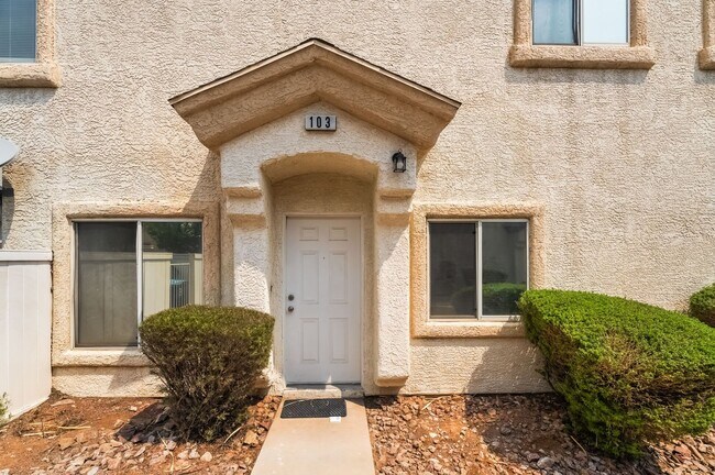 Photo - Spacious Henderson Townhome with Modern Updates!