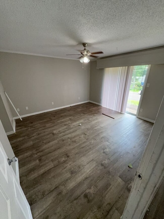 Photo - Spacious 3-bed/2-bath Townhome!