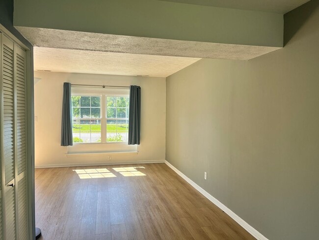 Photo - Two bedroom townhouse in Amherst!