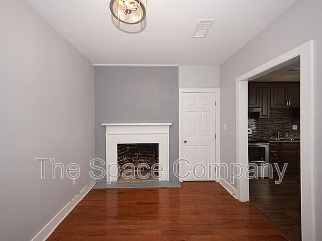 Photo - 126 Logan St