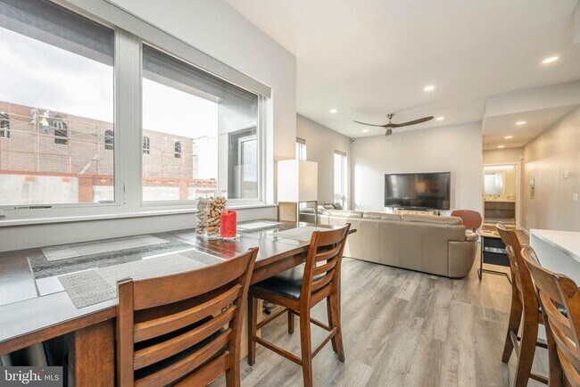 Photo - 1501 N 31st St Unit PH3