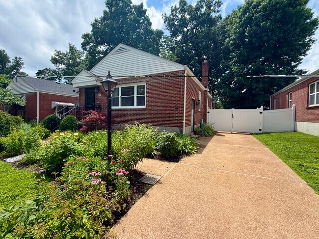 Photo - 2315 Hill Ave