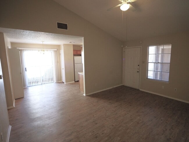 Photo - Amazing Round Rock Duplex!