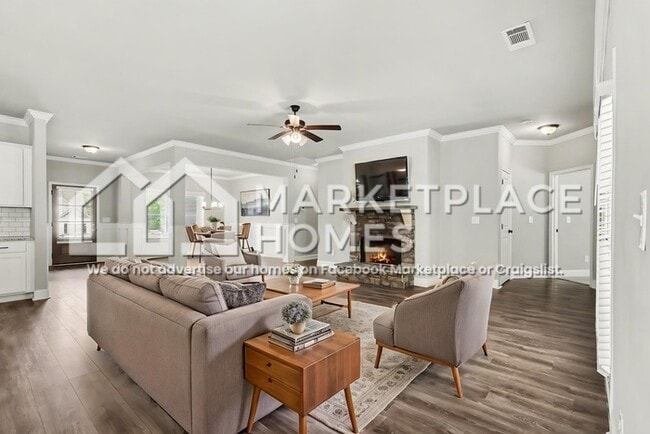 Photo - 90 Hawthorn Ln