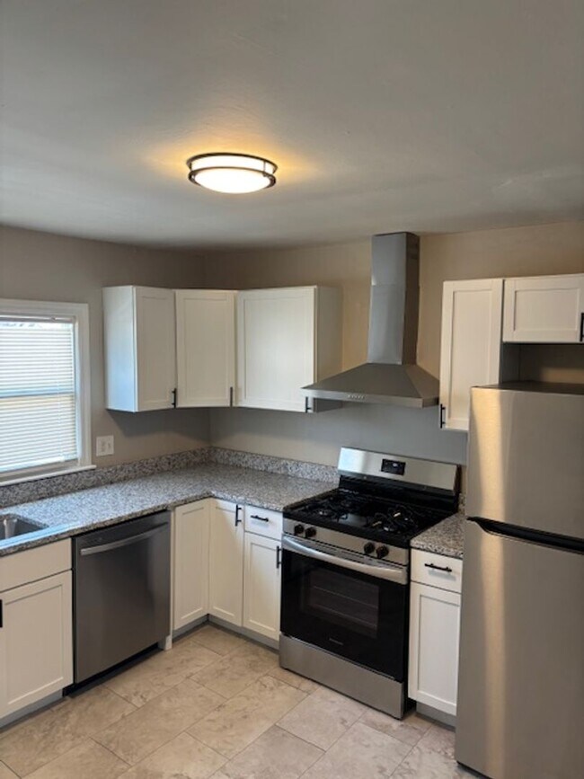 Photo - 3 Bedroom, 1 Bathroom in Kansas City