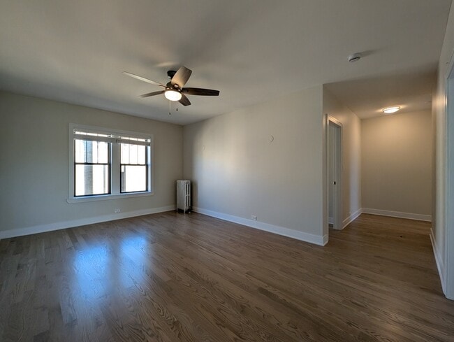 Photo - 1952 W Wilson Ave Unit 3