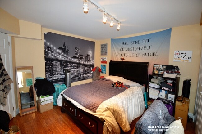 89 Pleasant St