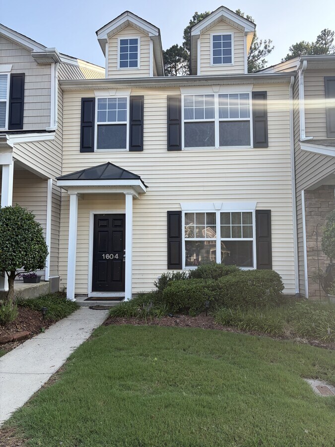 Photo - 1725 TW Alexander Dr