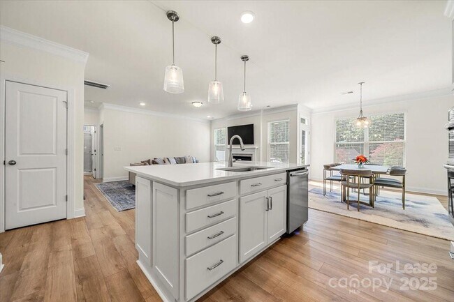 Photo - 102 Cokesbury Rd