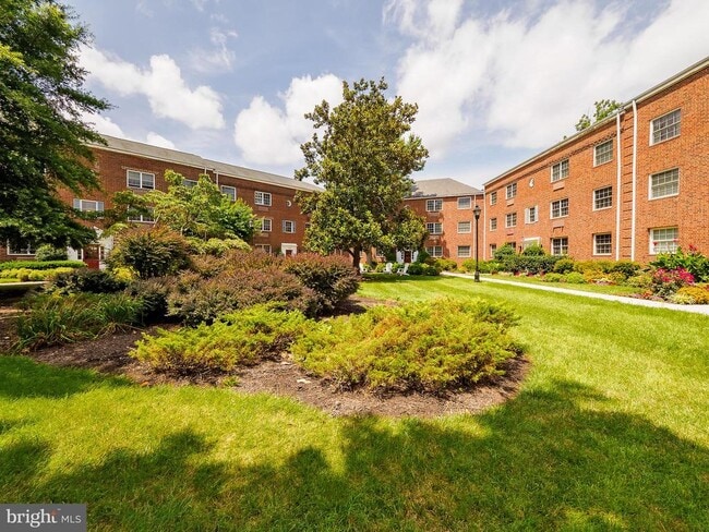 Photo - 1608 W Abingdon Dr Unidad 102