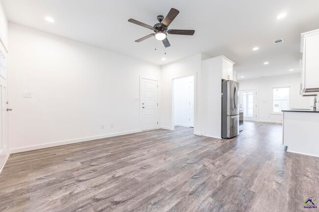 Photo - 100 Leisure Pointe Rd