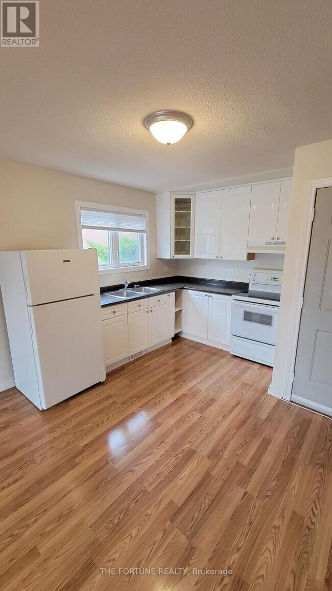 Photo - 44 Rotherglen Ct