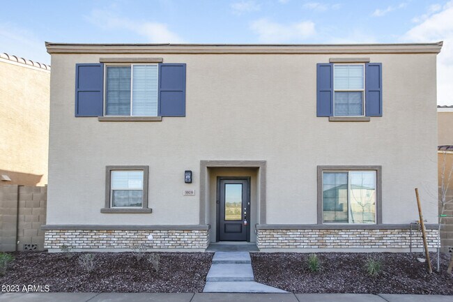 Photo - 3919 S 82nd Dr House