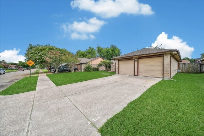 Photo - 10904 Birch Dr