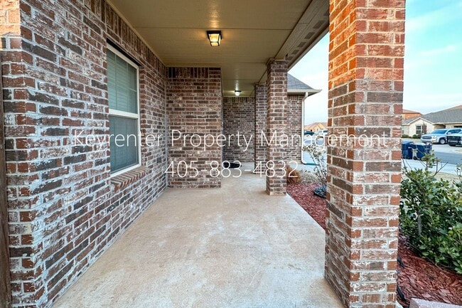 Photo - Stunning 5BD, 2 1/2 BTH Home Seconds away from John Kilpatrick Turnpike in YUKON!