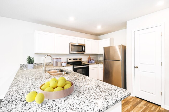Photo - 45327 Red Brick Dr