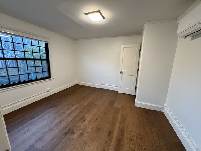 Photo - 1172 Massachusetts Ave