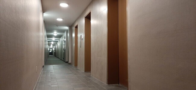 Couloir typique - 3000 Dufferin St