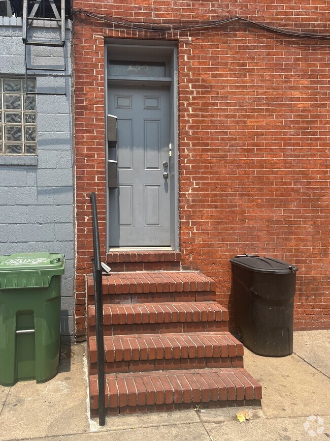 Building Photo - 2BD/1BA Spacious, Fabulous Fells Point Apa... Unit 200 Rental