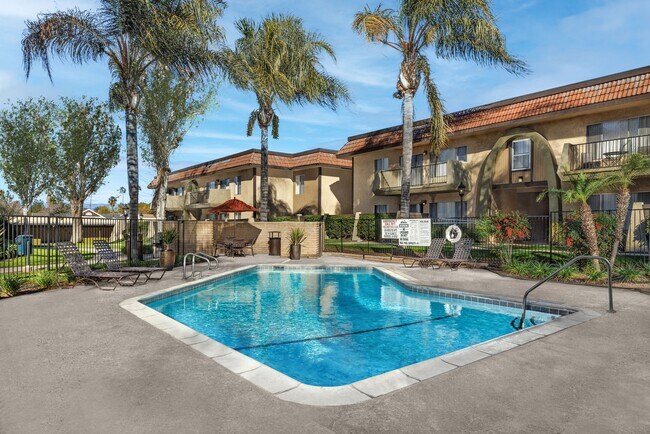 Los Arbolitos Riverside Apartments