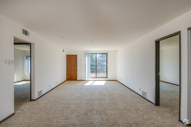 2 BR, 2 BA C LIVING- 1,250SF