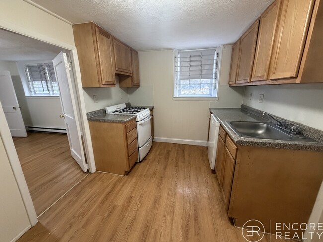 Building Photo - 119 Sutherland Rd Unit A