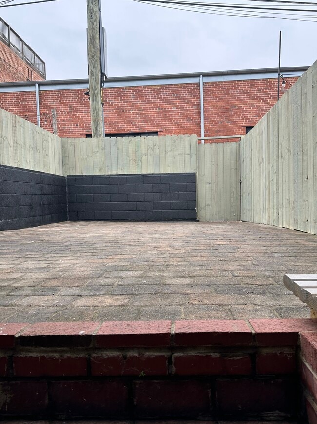 Photo - 627 S Eaton St