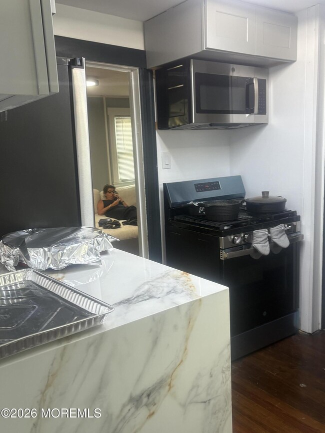 Photo - 309 Hume St Unit D