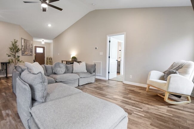 Photo - Pet Friendly Three Bedroom!