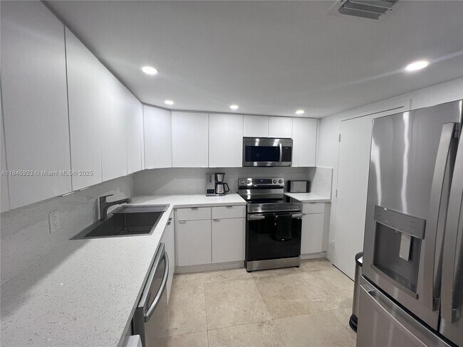 Photo - 800 West Ave Unit 635