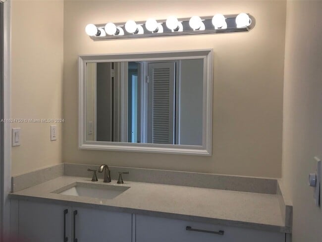 Photo - 5750 Collins Ave Unit C