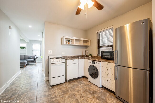 Photo - 2116 W Lyndale St Unit 1