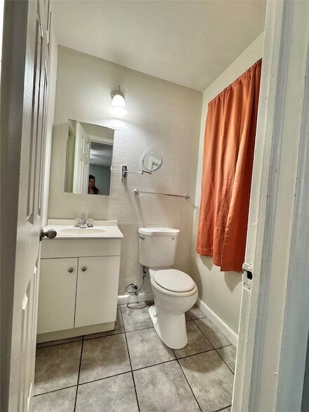 Photo - 2104 Hillburn Dr