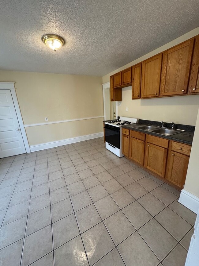 Building Photo - 1704 S 4th St Unit 1704-2