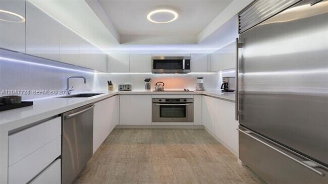 Building Photo - 102 24th St Unit 102 24th St # 1245, Miami Beach, FL 33139