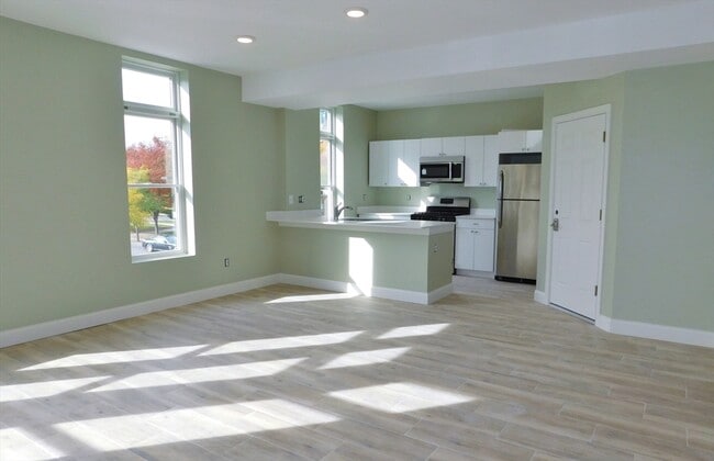 Photo - 10 Roxbury St Unit 5