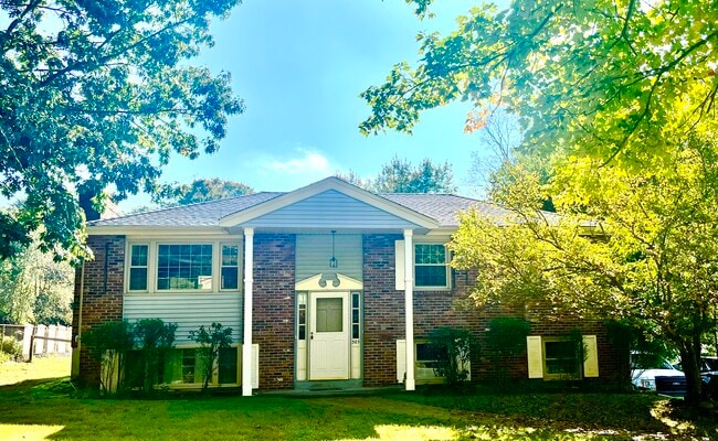 Photo - 385 Hartford Ave