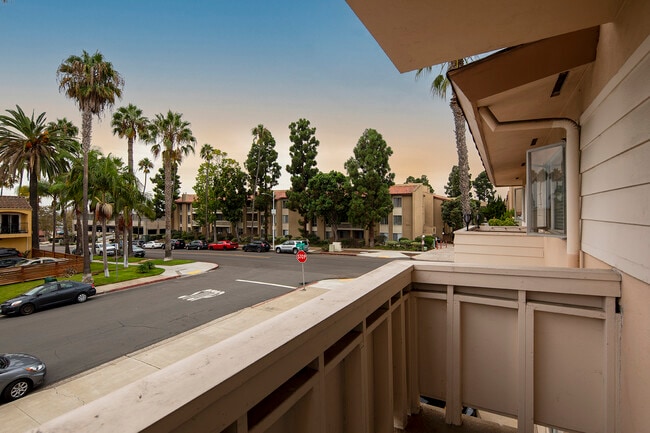 Emerald Manor Apartments