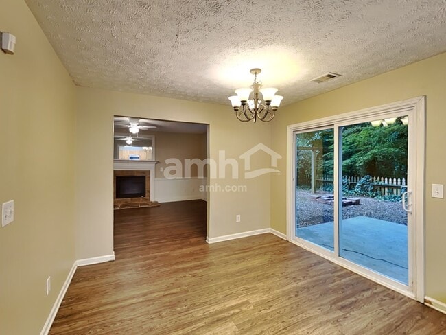 Photo - 315 Westminster Dr