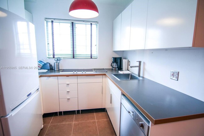 Photo - 400 Meridian Ave