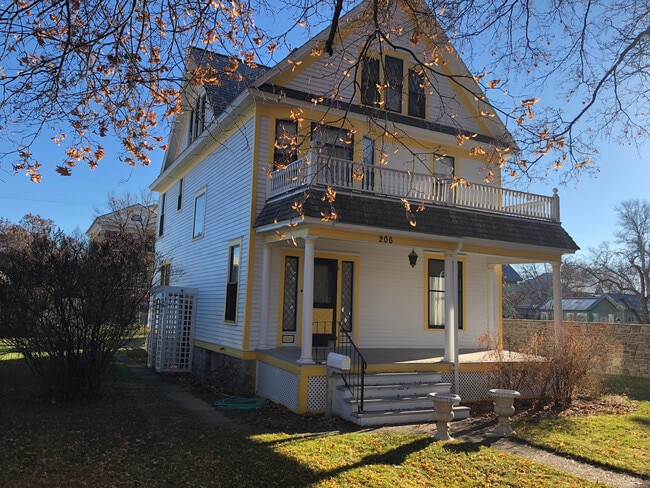Photo - Charming 3 bed 1 bath + sitting room