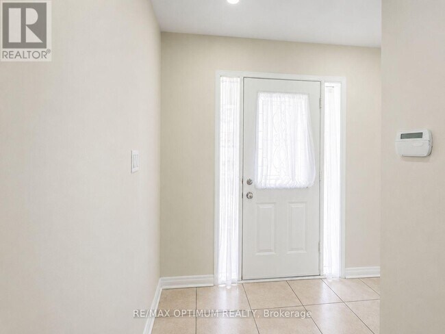Photo - 8 Topiary Ln