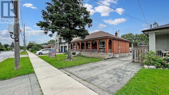 Photo - 139 Ranee Ave